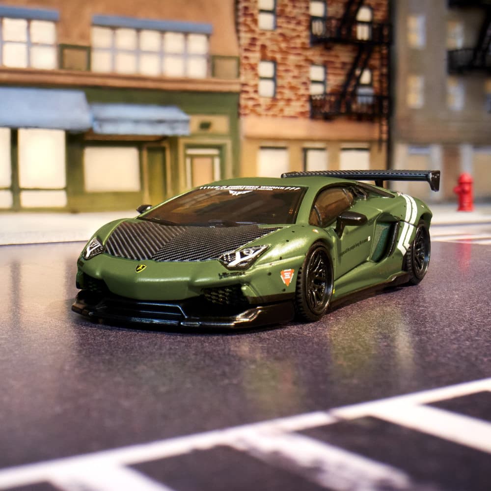 Hot Wheels Elite 64 LBWK Lamborghini Aventador LP 700-4 | Mattel