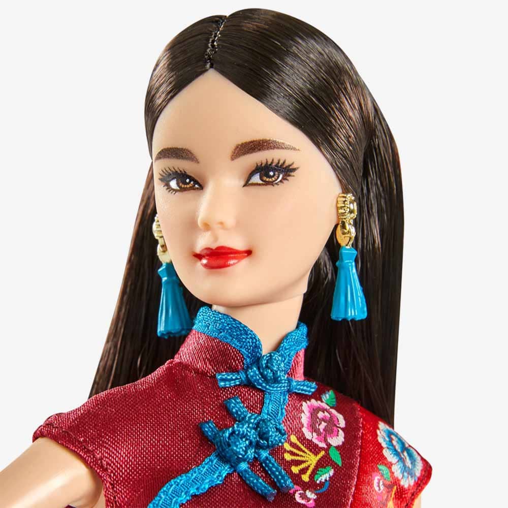 Mattel dévoile une poupée Barbie pour célébrer le Nouvel An lunaire Mattel dévoile une poupée Barbie pour célébrer le Nouvel An lunaire