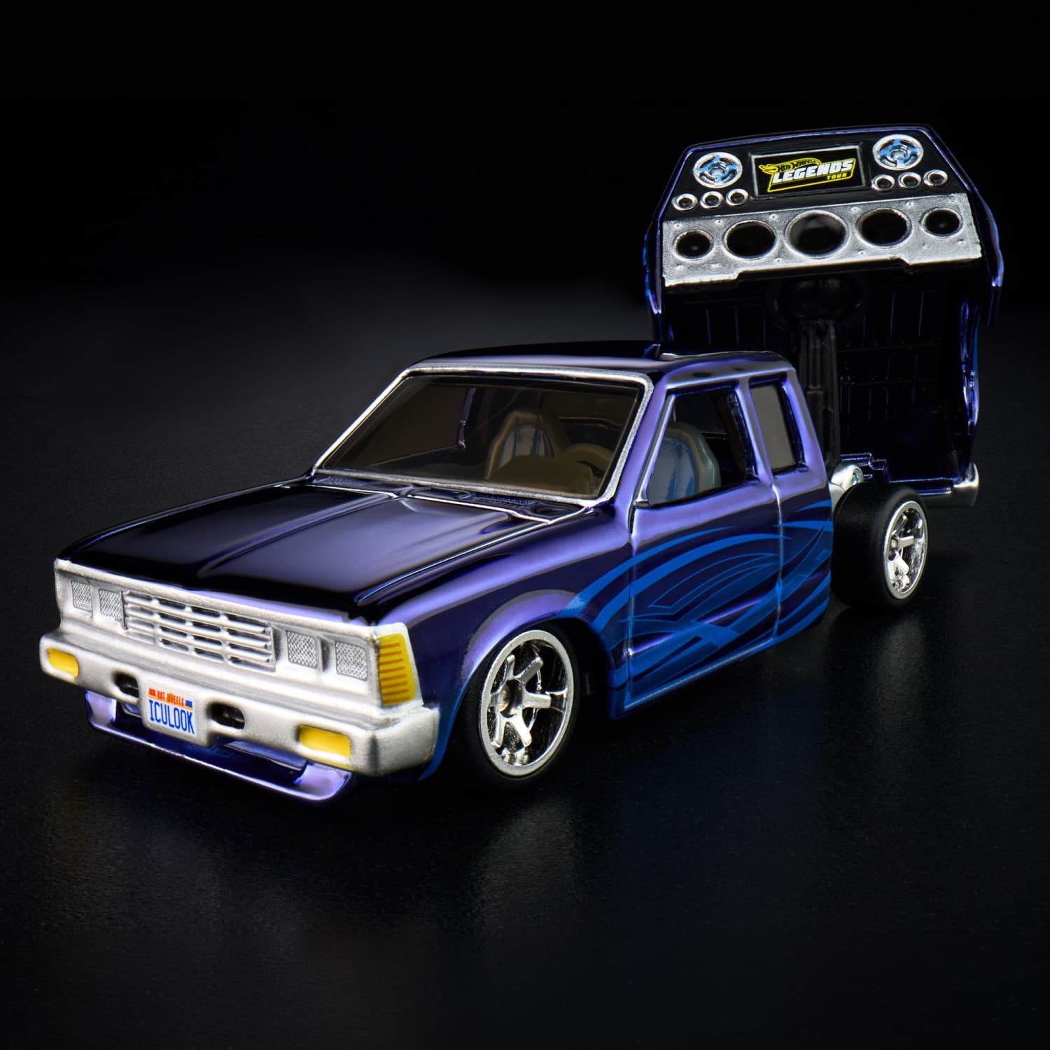 Hot Wheels RLC Nissan 720 King Cab ×1 Hot Wheels RLC Exclusive 1986 Nissan 720 King Cab | Mattel