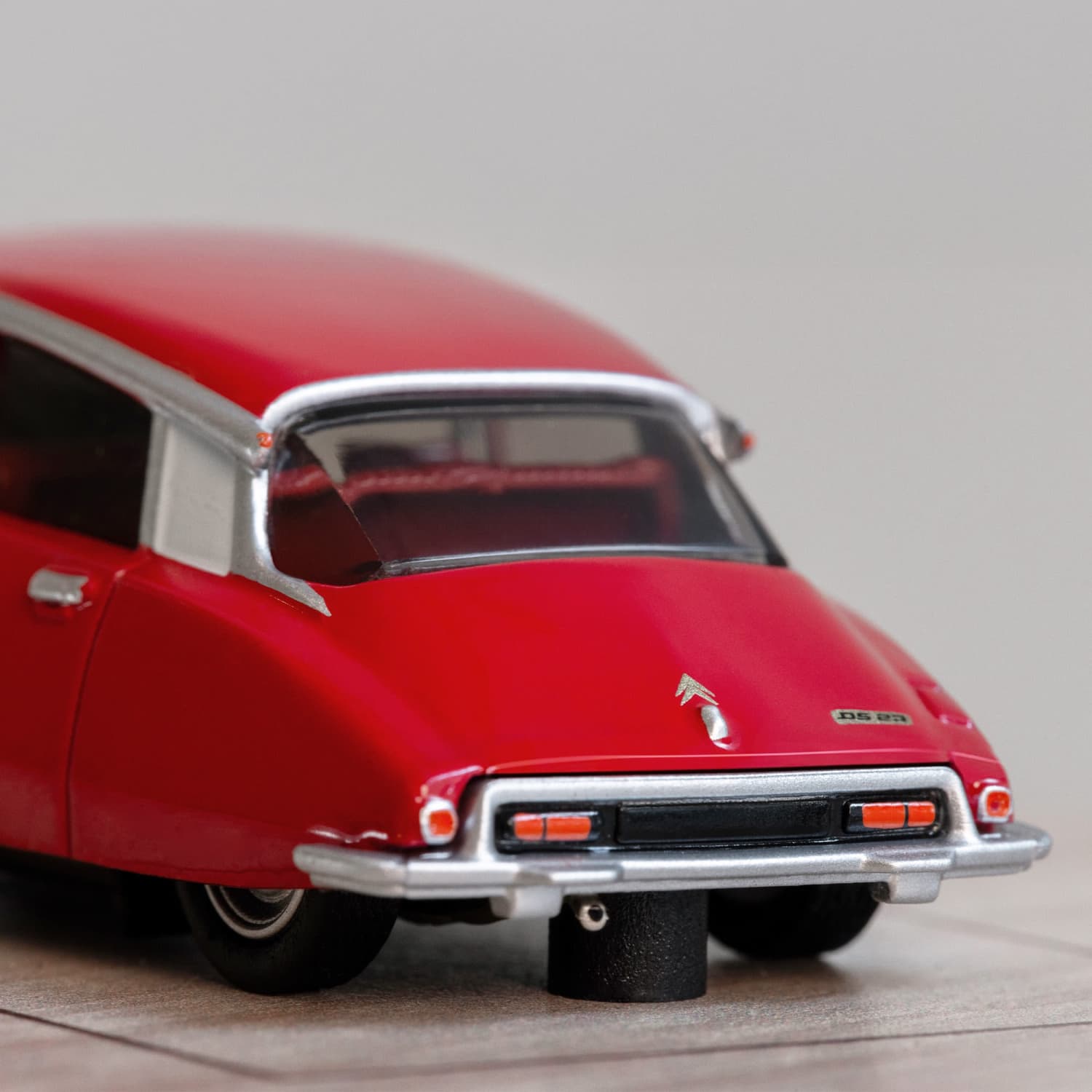 RLC・MoMA限定 ホットウィール x MoMA シトロエン DS 23 Hot Wheels x MoMA Citroën DS 23 Sedan | Mattel Creations