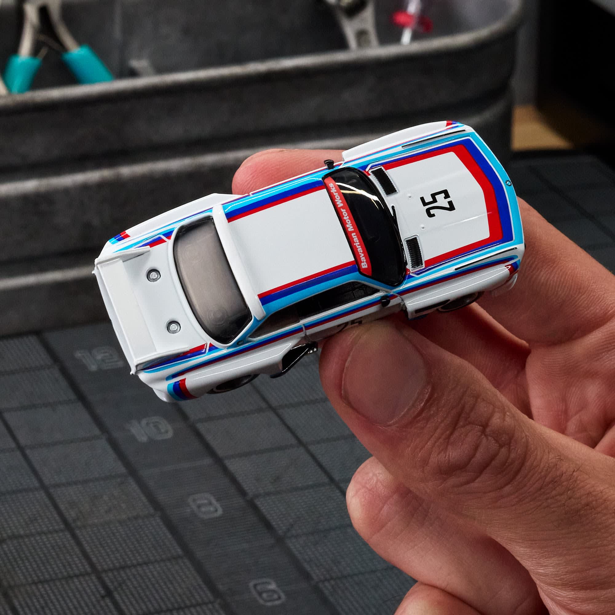 Hot Wheels Elite 64 1975 BMW 3.0 CSL