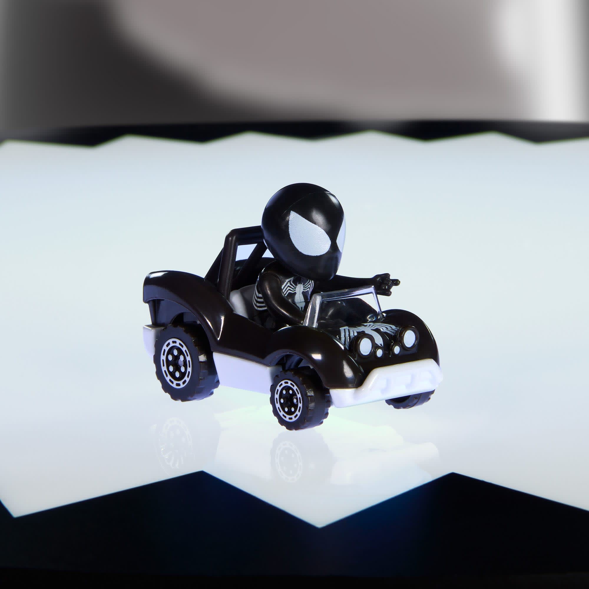 Hot Wheels RacerVerse Marvel Super Heroes Secret Wars Vehicle