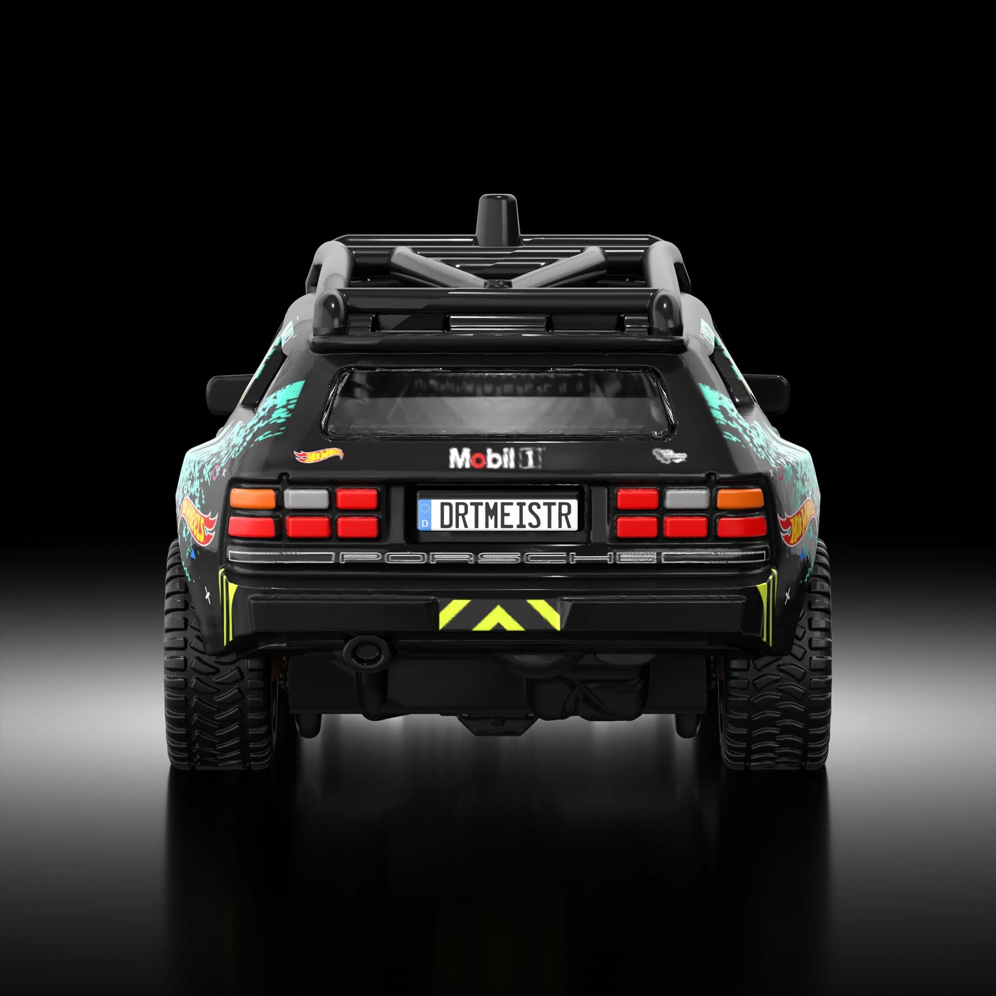 Hot Wheels Mobil 1 Porsche Dirtmeister 944