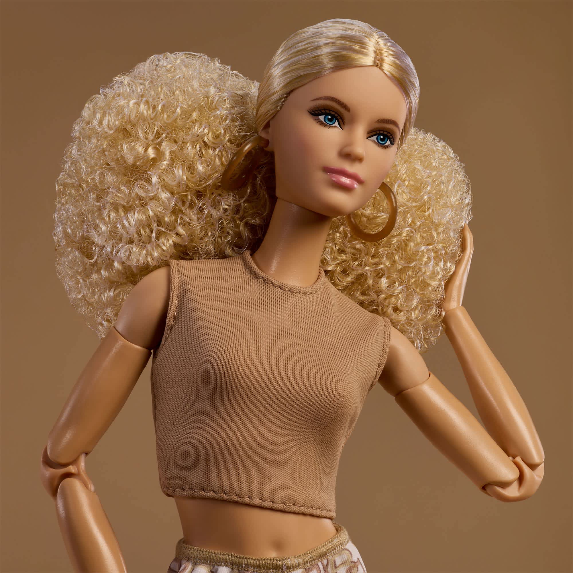 Barbie Basics 2026 Neutrals Series, Model 07