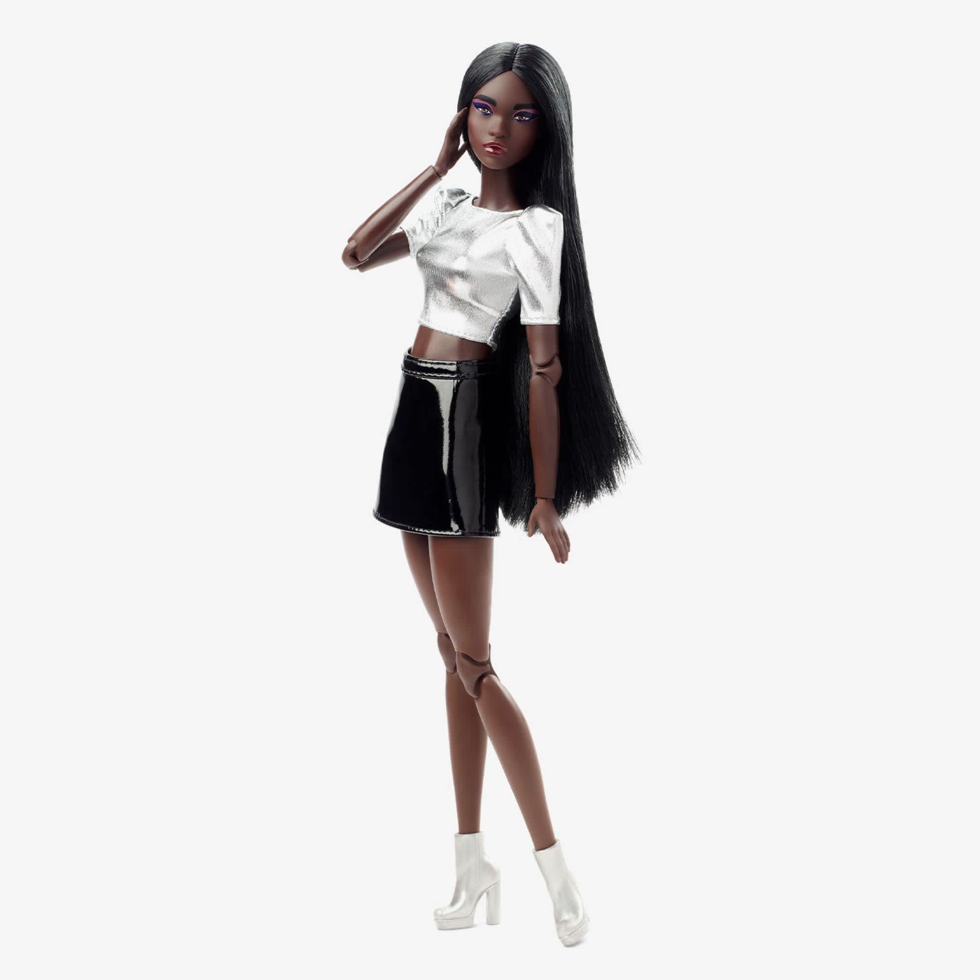 Barbie Signature Barbie Looks Doll (Tall, Dark Brown)