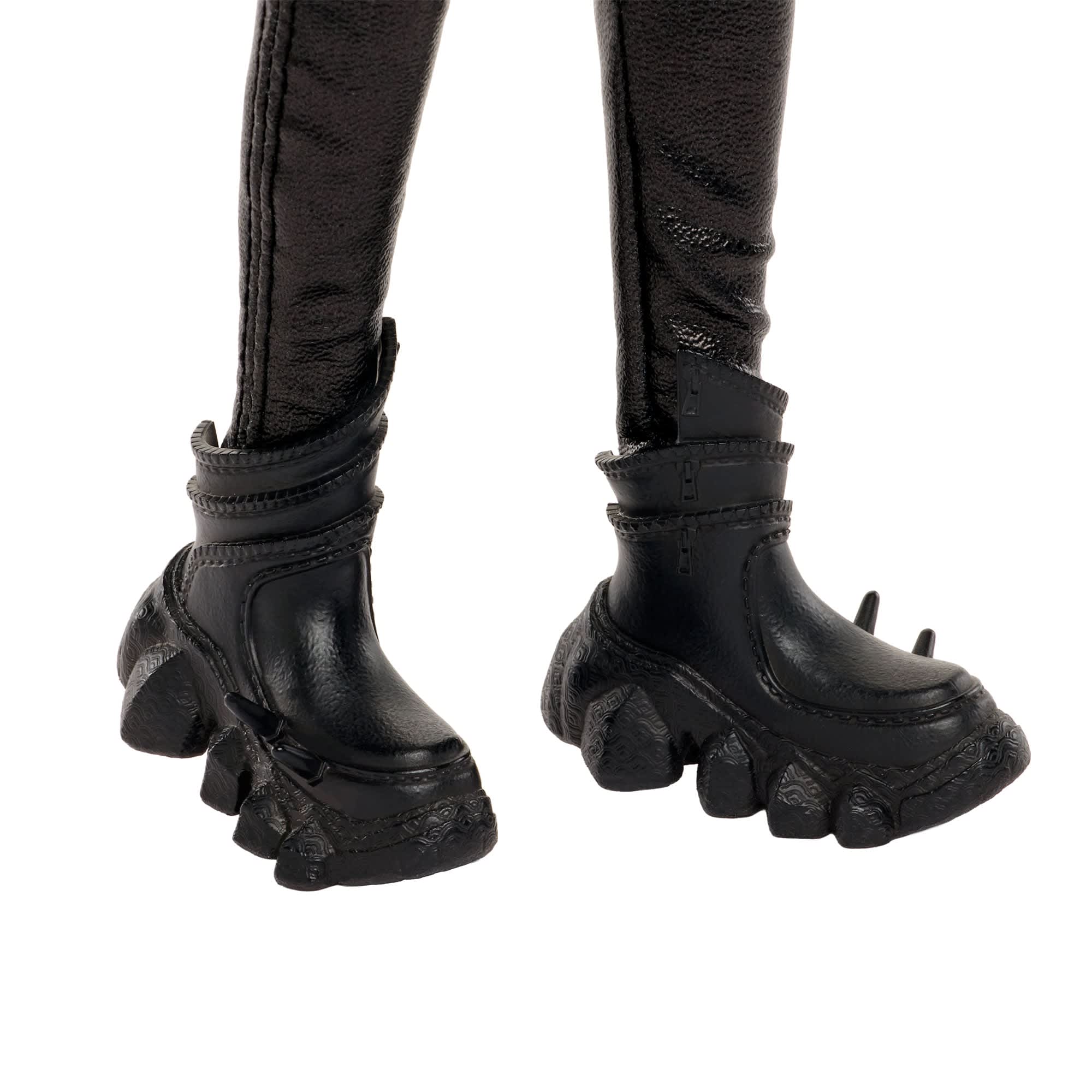 KPop Demon Hunters Deluxe Rumi Fashion Doll