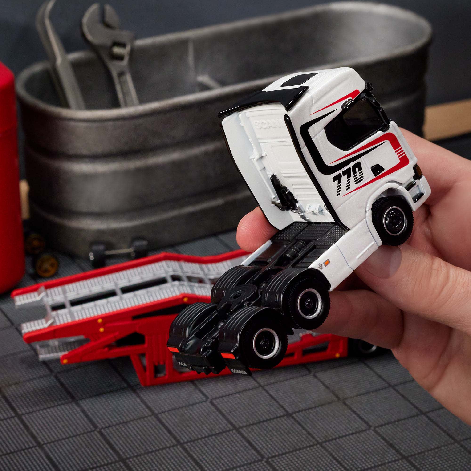 Hot Wheels Elite 64 Scania 770 S