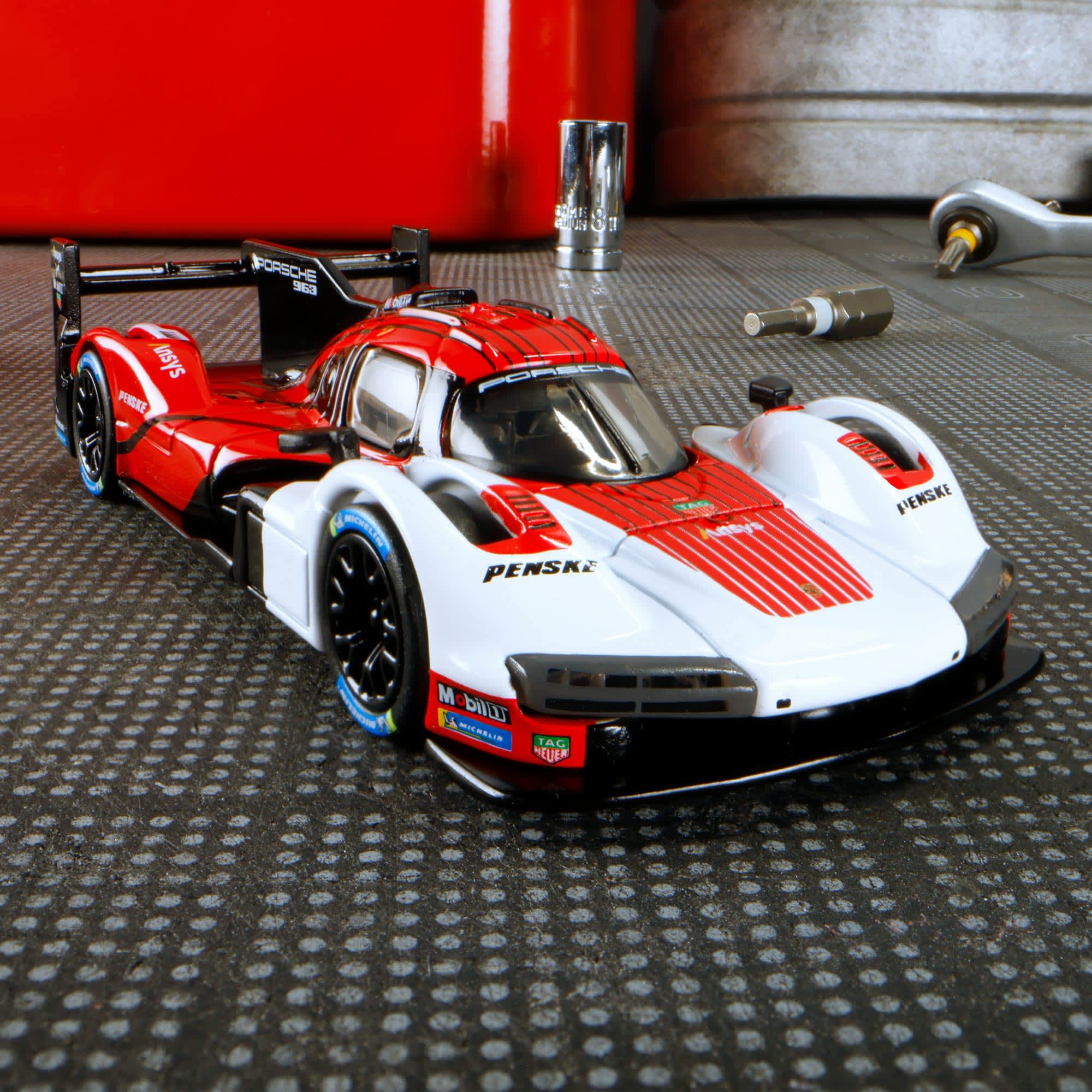 Hot Wheels Elite 64 Porsche 963