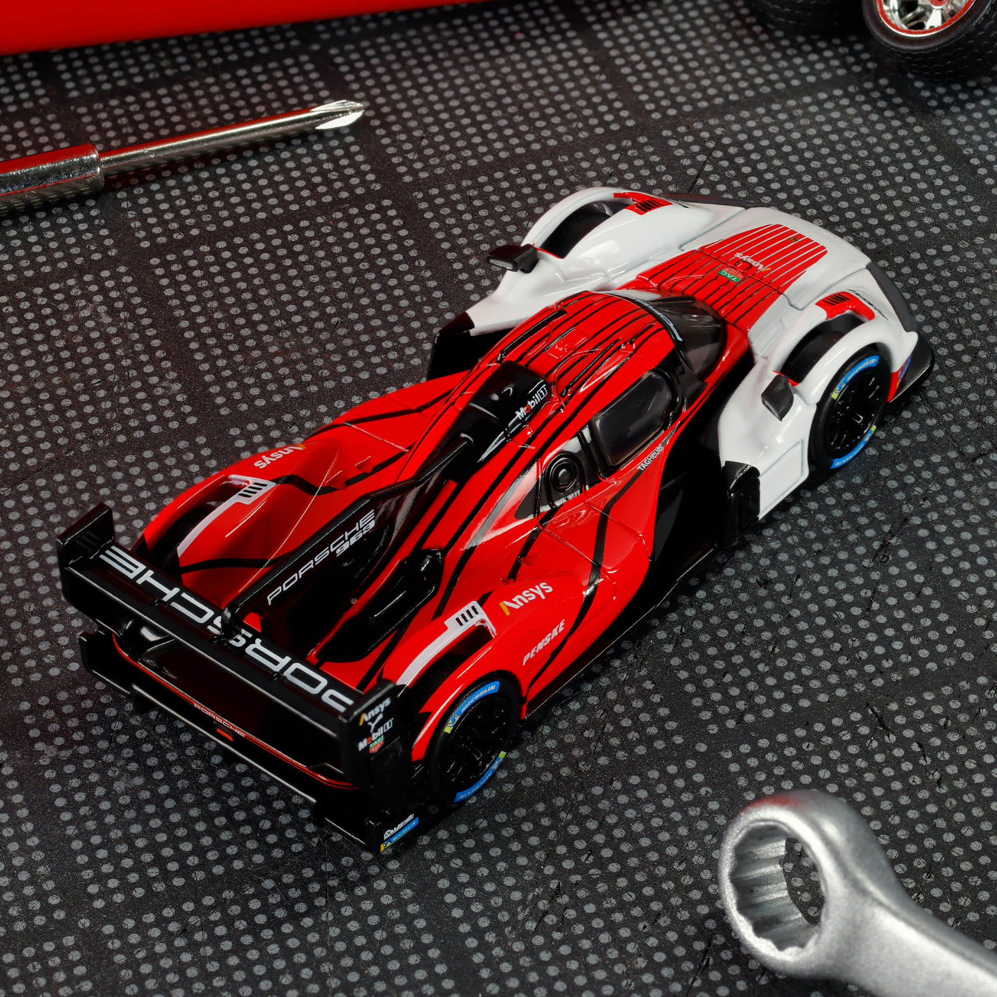 Hot Wheels Elite 64 Porsche 963