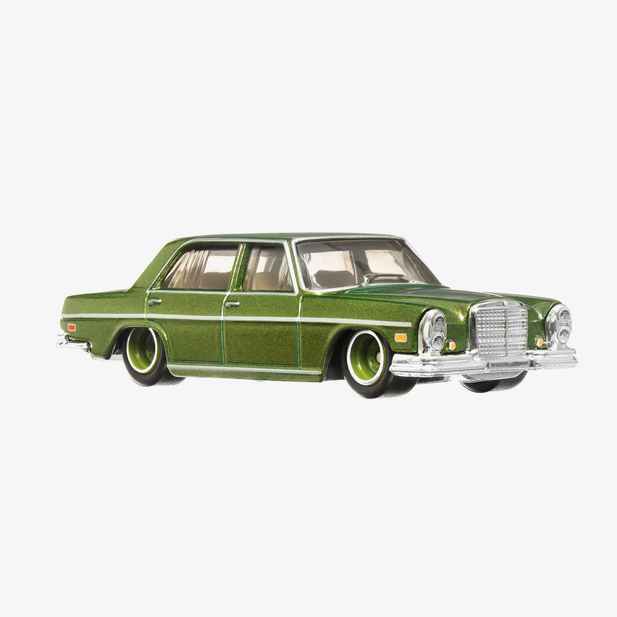 Hot Wheels Car Culture Circuit Legends Vehicles - ‘71 Mercedes-Benz 280 SEL 4.5