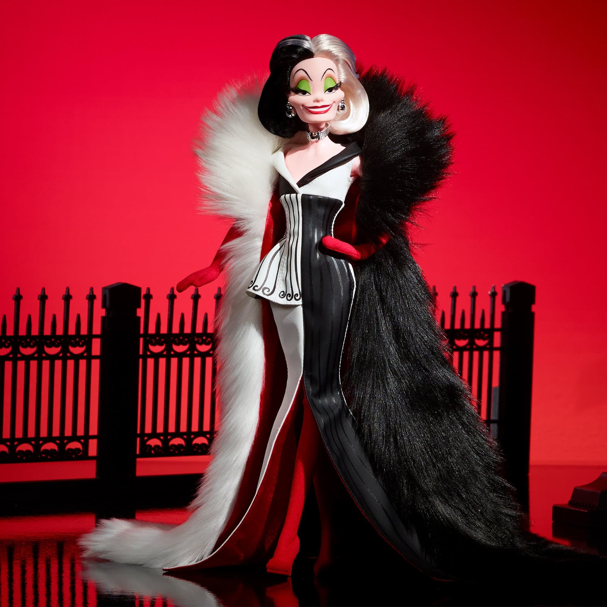 Disney Darkness Descends Cruella De Vil Doll