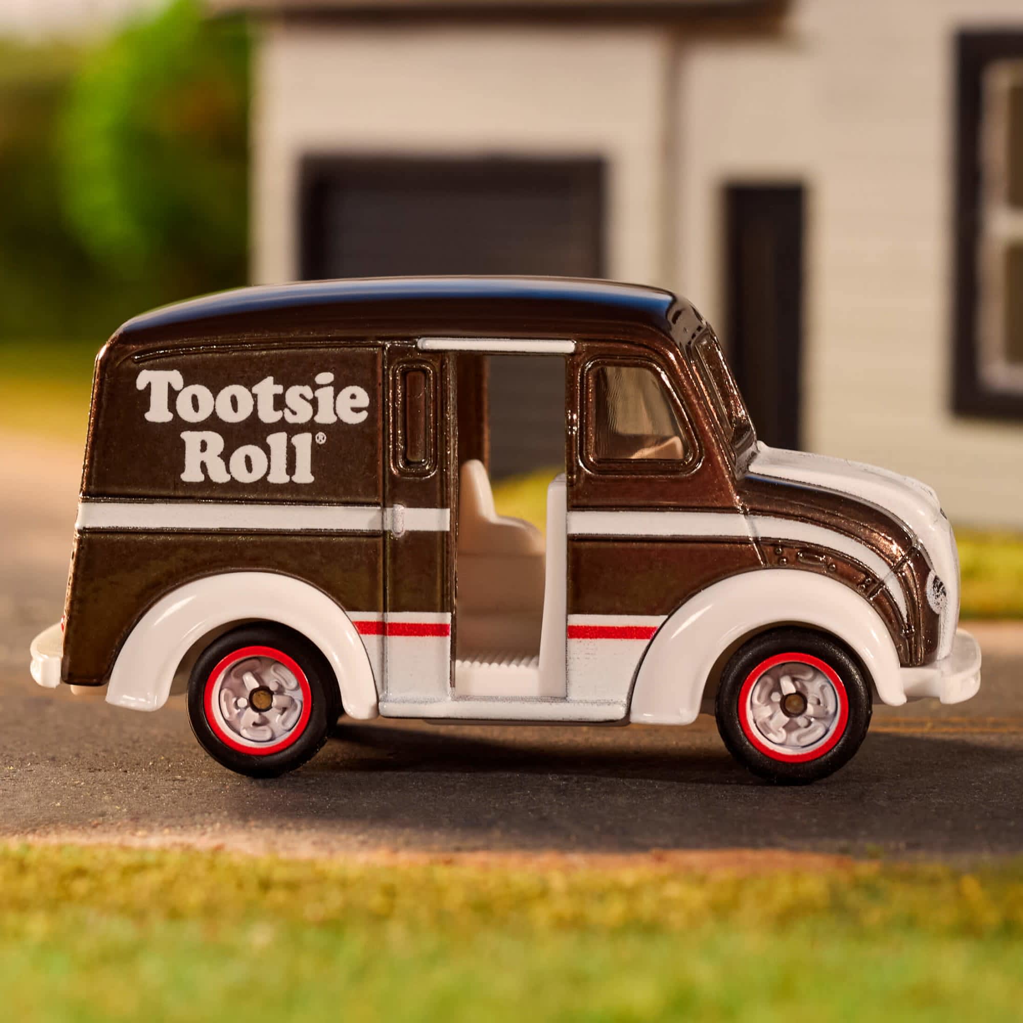 Matchbox Tootsie Roll Divco Milk Truck