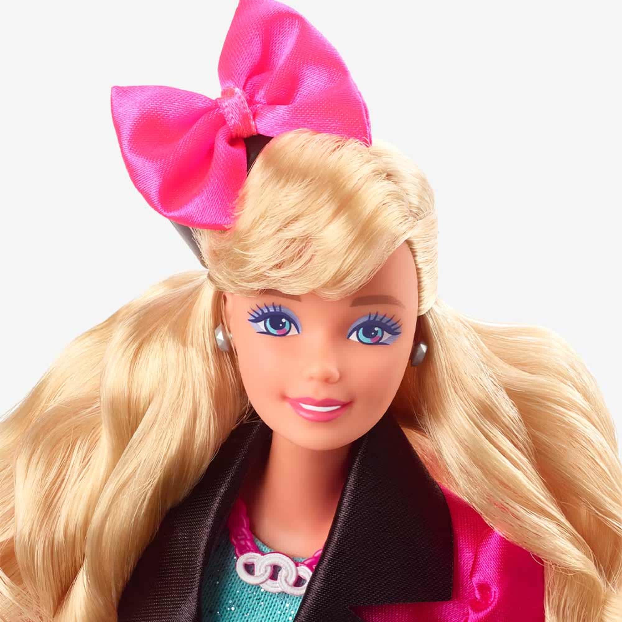 Barbie Rewind Doll - Career Girl