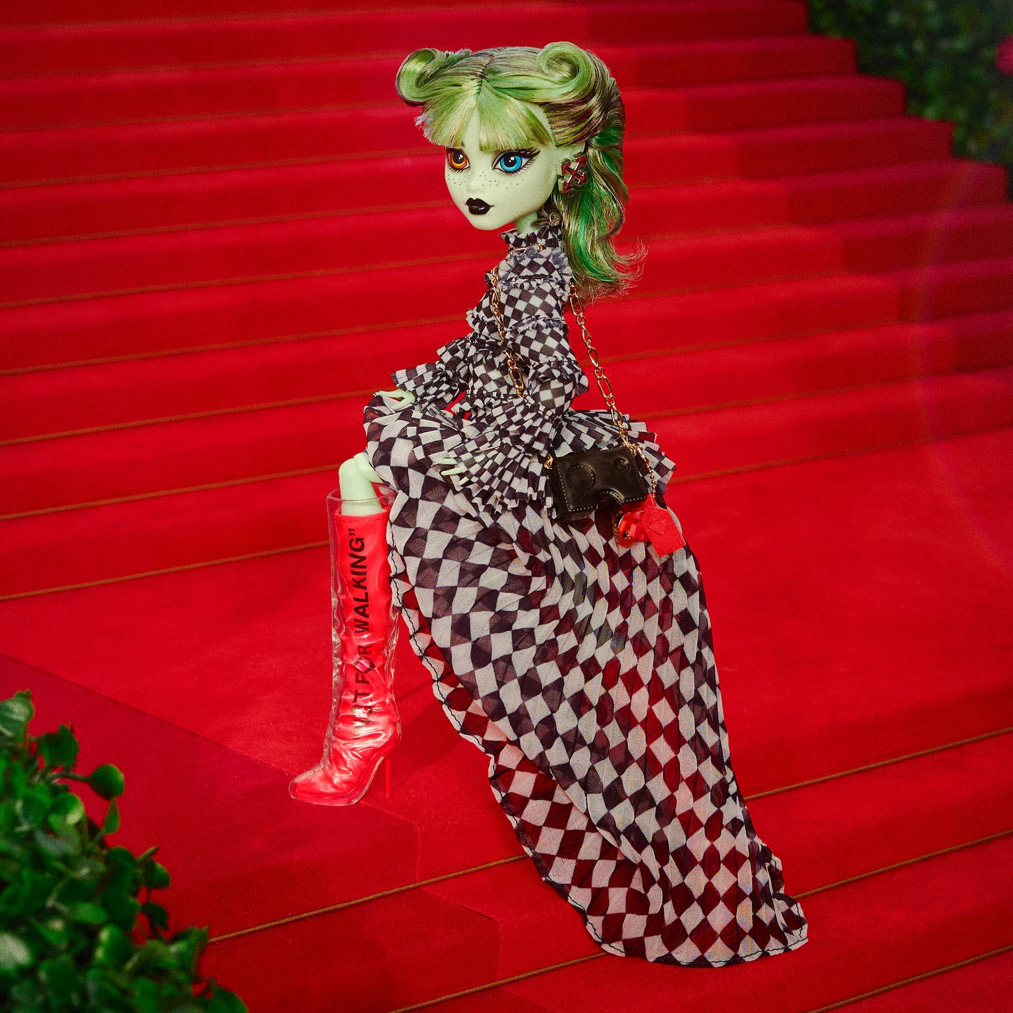 Off-White™ c/o Monster High Harmonie Ghoul Doll – Mattel Creations