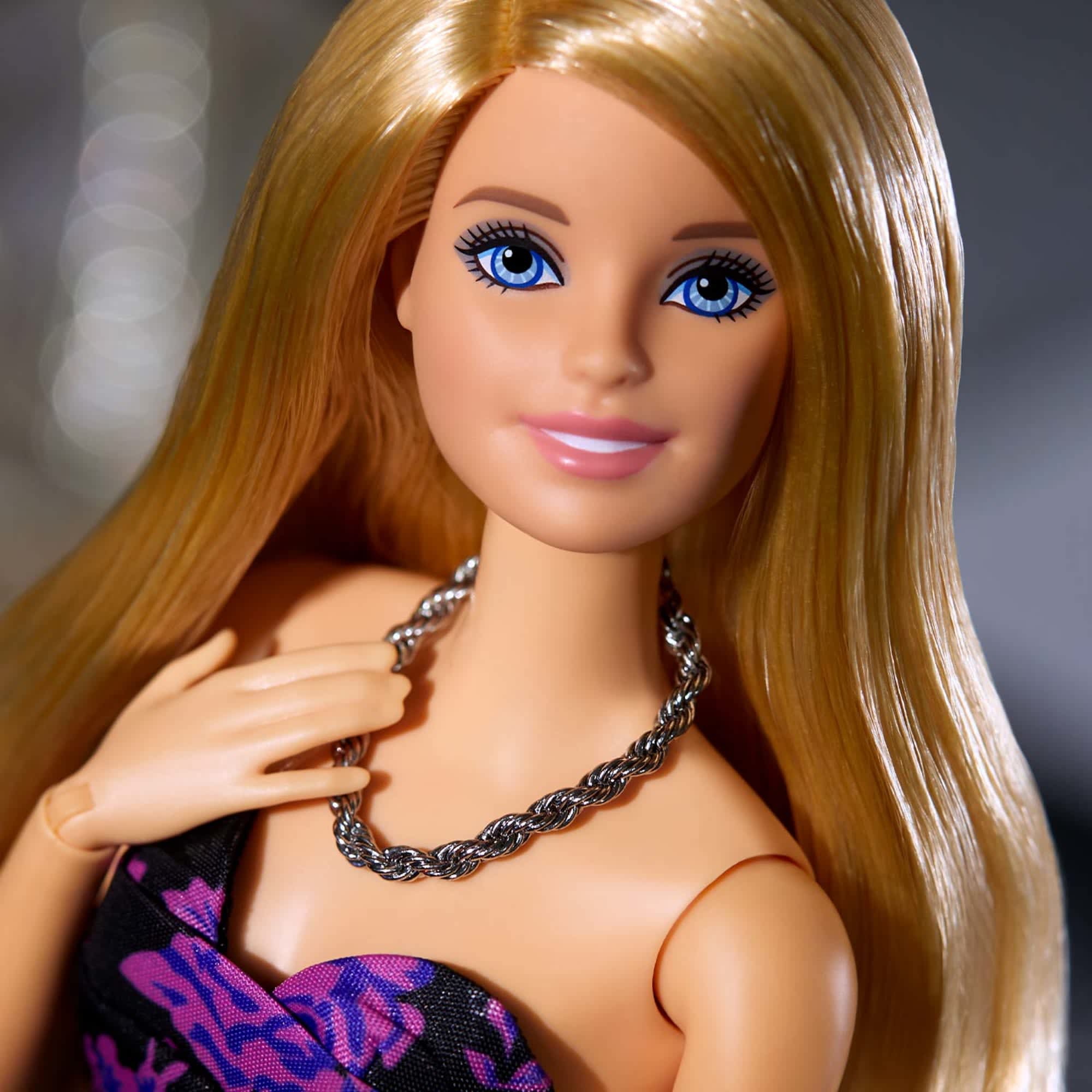 @BarbieStyle Fashion Studio & Doll Set