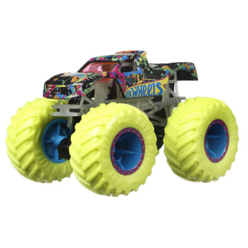 Hot Wheels Monster Trucks Vehículo Glow Coche de juguete - Imagen 7 de 8