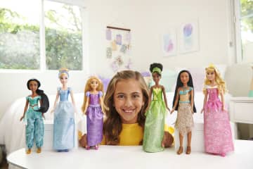 Disney Princesas Surtido De Muñecas De Moda Principales - Imagen 2 de 7