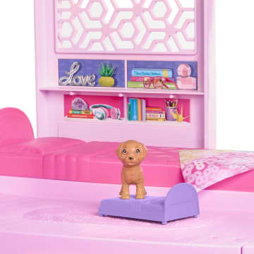 Barbie Dreamhouse Dom Marzeń Domek dla lalek ze zjeżdżalnią sięgającą górnego poziomu, windą i miejscem do zabawy dla zwierzątek oraz ponad 75 akcesoriami