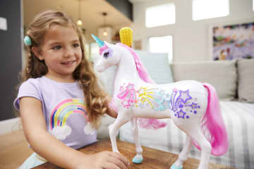 Barbie Dreamtopia Unicornio Mágico para las muñecas