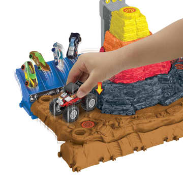 Hot Wheels Monster Trucks Arena Smashers Bone Shaker Απόλυτο Σετ Συγκρούσεων - Image 5 of 7