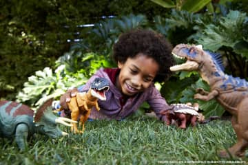 Jurassic World™ Νέοι Δεινόσαυροι με Κινούμενα Μέλη, Λειτουργία Επίθεσης & Ήχους - Image 17 of 17