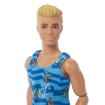 Muñeco Ken Con Tabla De Surf De Barbie, Muñeco Ken Rubio Con Temática Playera Y Puntos De Articulación - Imagen 4 de 6