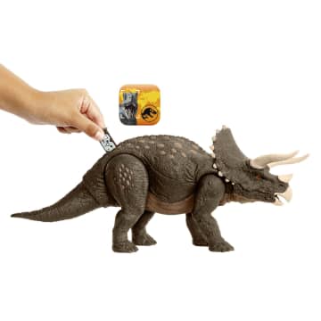 Jurassic World Triceratops Dinosaurierspielzeug, Figur Lebensraum-Verteidiger“ - Bild 2 von 6