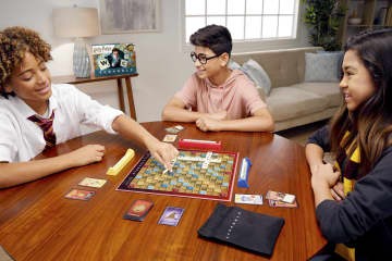 Mattel Games - Scrabble Harry Potter - Jeu de société Famille - 10 ans et +