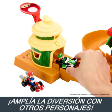 Conjunto De Juego Carrera En La Selva De “Super Mario Bros.: La Película” De Hot Wheels Con Un Coche De Juguete Metálico De Mario
