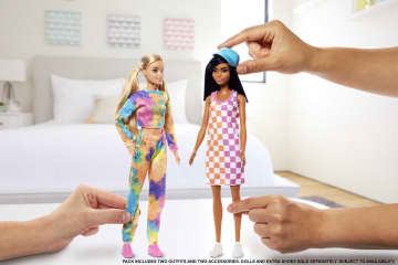 Barbie - Assortiment Deux Tenues - Vêtements De Poupée Mannequin - 3 Ans Et +