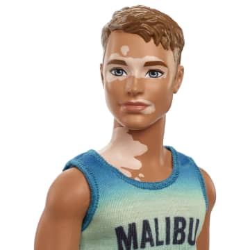 Barbie Ken Fashionistas Puppe Im Malibu“-Tanktop, Braune Haare, Vitiligo, Shorts - Image 2 of 5