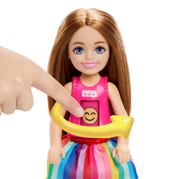 Barbie & Chelsea Δασκάλα Καλλιτεχνικών Με 2 Κούκλες, Κατοικίδιο & Αξεσουάρ, Μπλουζάκι Με Περιστρεφόμενη Φατσούλα - Image 2 of 6