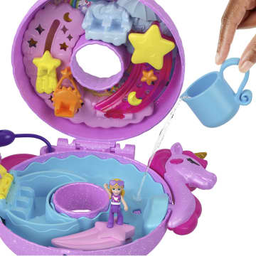 Polly Pocket Avontuur in de Fonkelgrot, compacte speelset Eenhoornzwemband met 2 micropoppen en 12 accessoires - Imagen 3 de 6