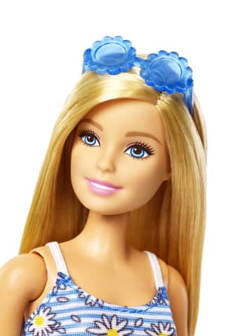 Barbie Set Con Bambola E Abiti Con 4 Outfit Completi - Image 11 of 11