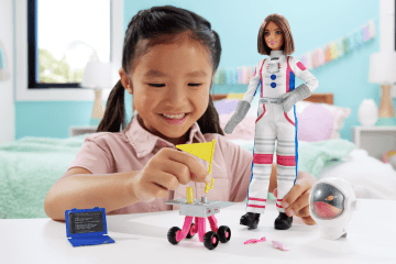 Barbie Muñeca Profesiones Con Accesorios Tú Puedes Ser Astronauta - Imagen 2 de 6