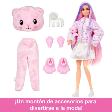 Muñeca Barbie Cutie Reveal de la serie Cozy Cute Tees con disfraz de osito y accesorios - Image 5 of 6