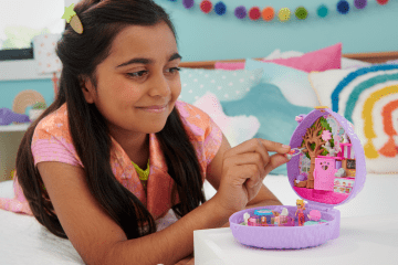 Polly Pocket Dolls And Playset, Travel Toys, Hedgehog Coffee Shop Compact