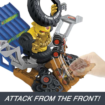 HOT WHEELS Monster Trucks ARENA SMASHERS MEGA - WREX VS CRUSHZILLA TAKEDOWN Playset - Image 4 of 6