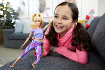 Barbie® Sonsuz Hareket Bebeği, Sarışın - Desenli Taytlı