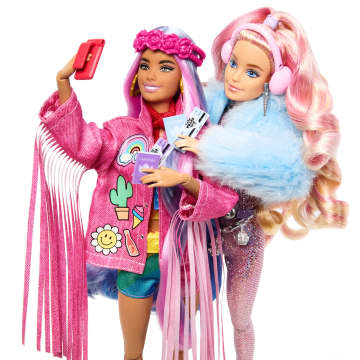 Barbie Extra Fly con ropa de desierto, muñeca Barbie con temática de viajes