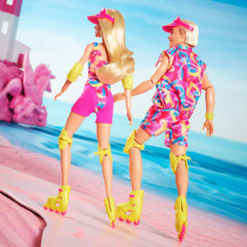 Barbie Le Film Poupée Ken Du Film Poupée Ken De Collection Portant Une Tenue De Patinage Rétro Et Des Rollers - Imagen 14 de 17