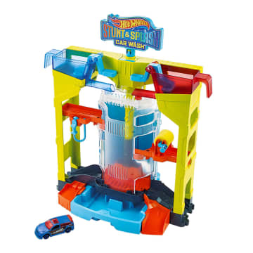 Hot Wheels Stunt & Splash Car Wash Playset - Image 1 of 7