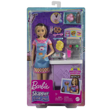 Barbie Skipper Doll and Snack Bar Playset with Color-Change Feature and Accessories, First Jobs