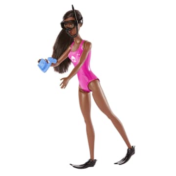 Barbie Biologa Marina bambola (pelle scura) e playset