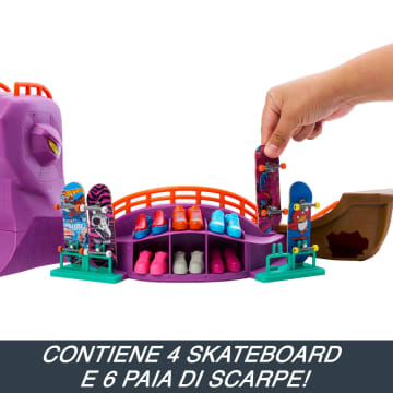 Hot Wheels Skate Skatepark della Piovra, Playset con esclusivo fingerboard e scarpe da skate