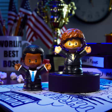 Fisher-Price Little People Collector The Office: Threat Level Midnight - Image 8 of 12