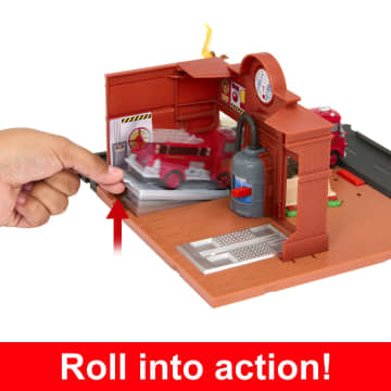 Disney and Pixar Cars Red's Fire Station Playset - Image 3 of 6