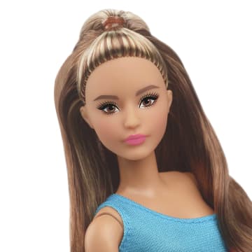 Barbie Looks Κούκλα, Καστανομάλλα, Μidi Φόρεμα Με Έναν Ώμο Και Έντονα Χρώματα