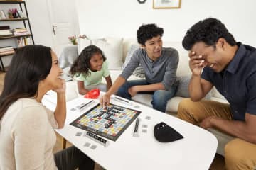 Mattel Games - Scrabble Surprise - Jeu de société Famille - 10 ans et +