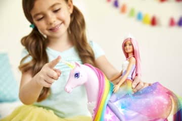 Unicornio luces mágicas de Barbie Dreamtopia